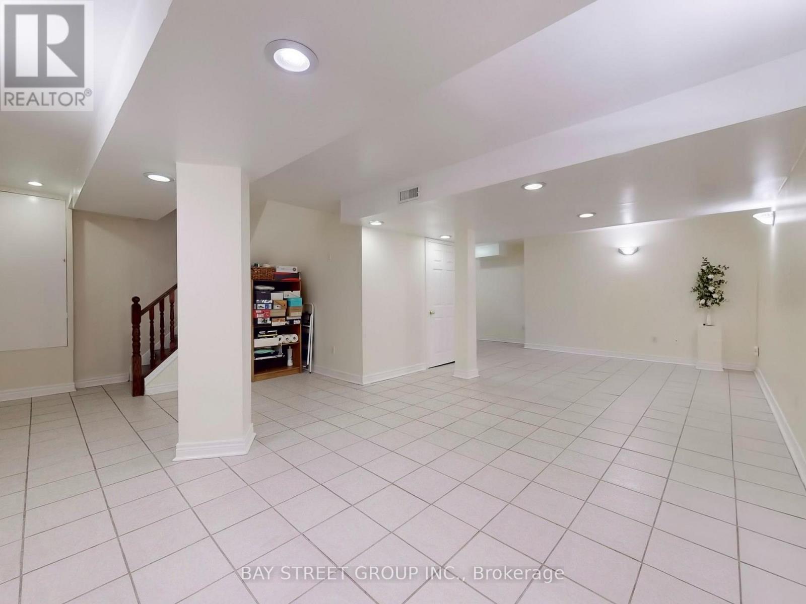 5796 Sidmouth Street, Mississauga (East Credit), Ontario  L5V 2K3 - Photo 21 - W12212360