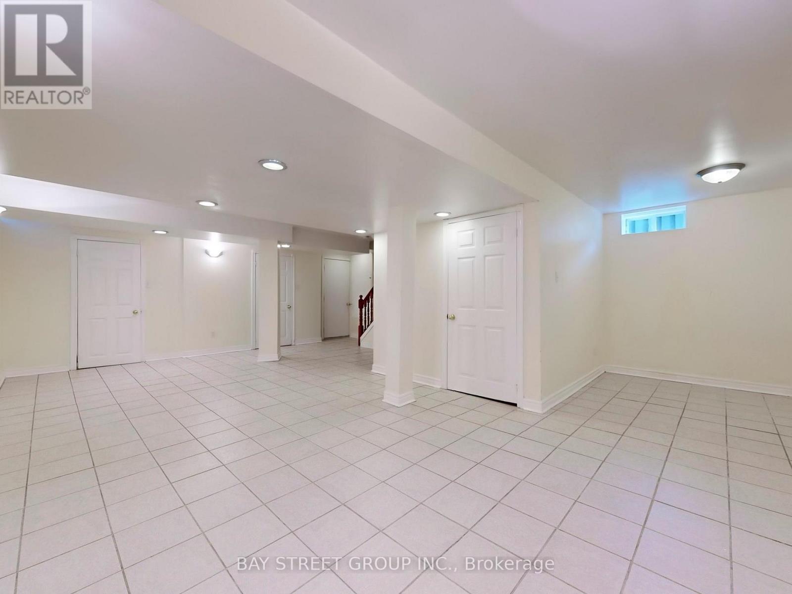 5796 Sidmouth Street, Mississauga (East Credit), Ontario  L5V 2K3 - Photo 22 - W12212360