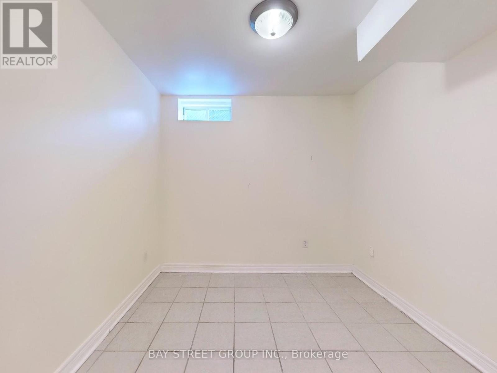 5796 Sidmouth Street, Mississauga (East Credit), Ontario  L5V 2K3 - Photo 23 - W12212360