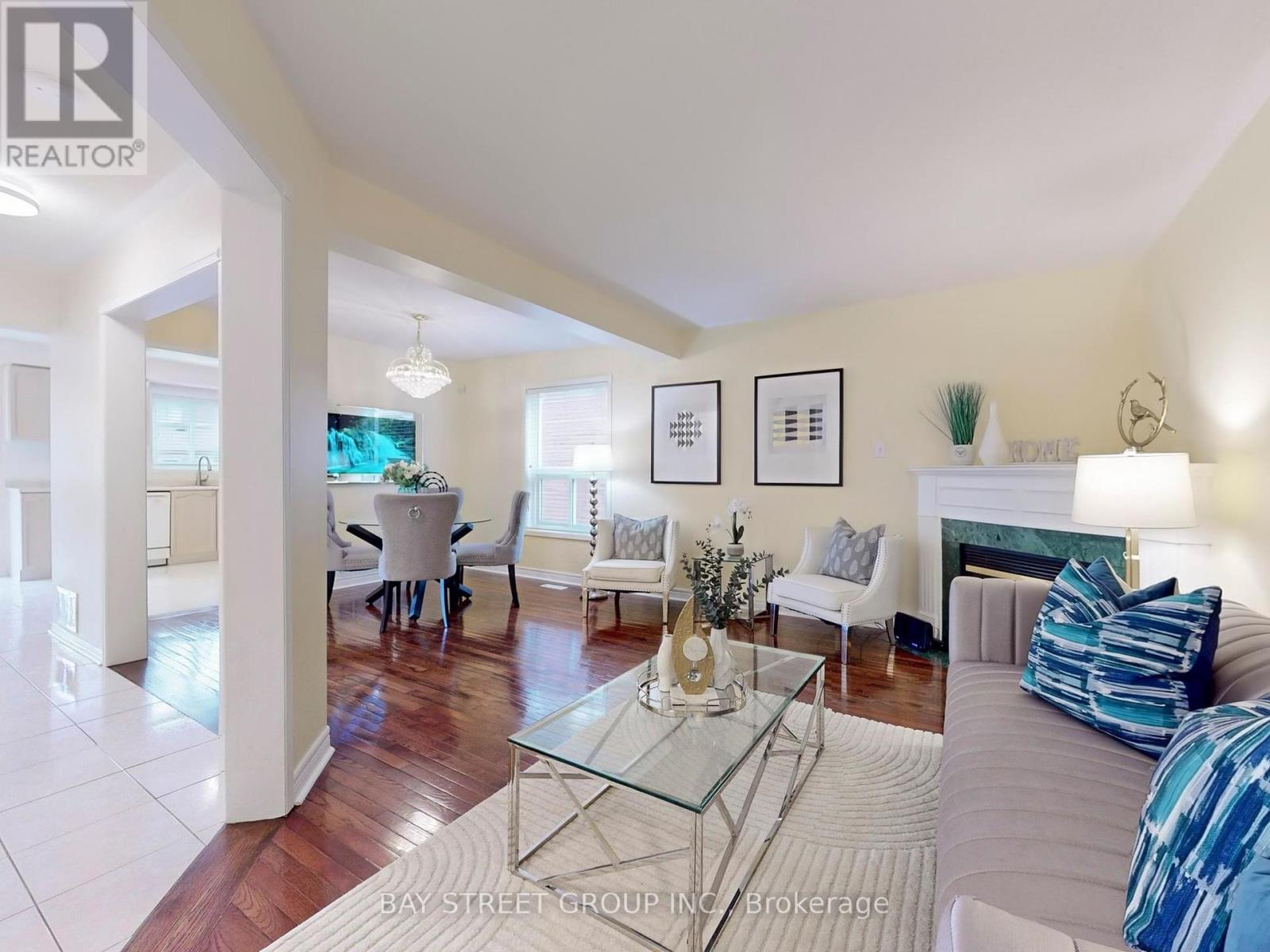 5796 Sidmouth Street, Mississauga (East Credit), Ontario  L5V 2K3 - Photo 4 - W12212360
