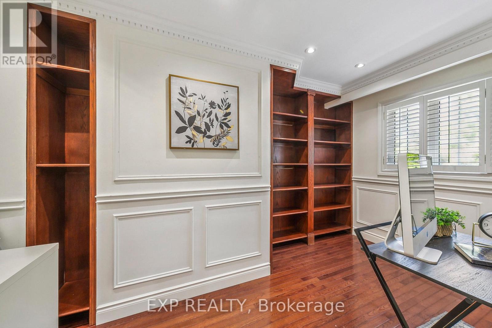 1572 Knareswood Drive, Mississauga, Ontario  L5H 2M1 - Photo 19 - W12212362