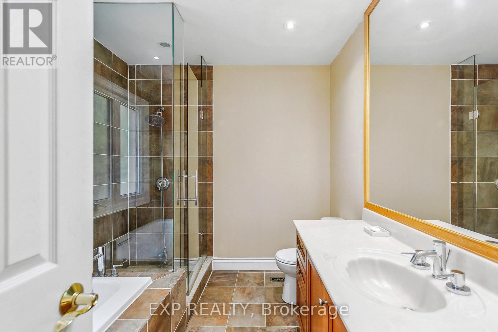 1572 Knareswood Drive, Mississauga, Ontario  L5H 2M1 - Photo 26 - W12212362