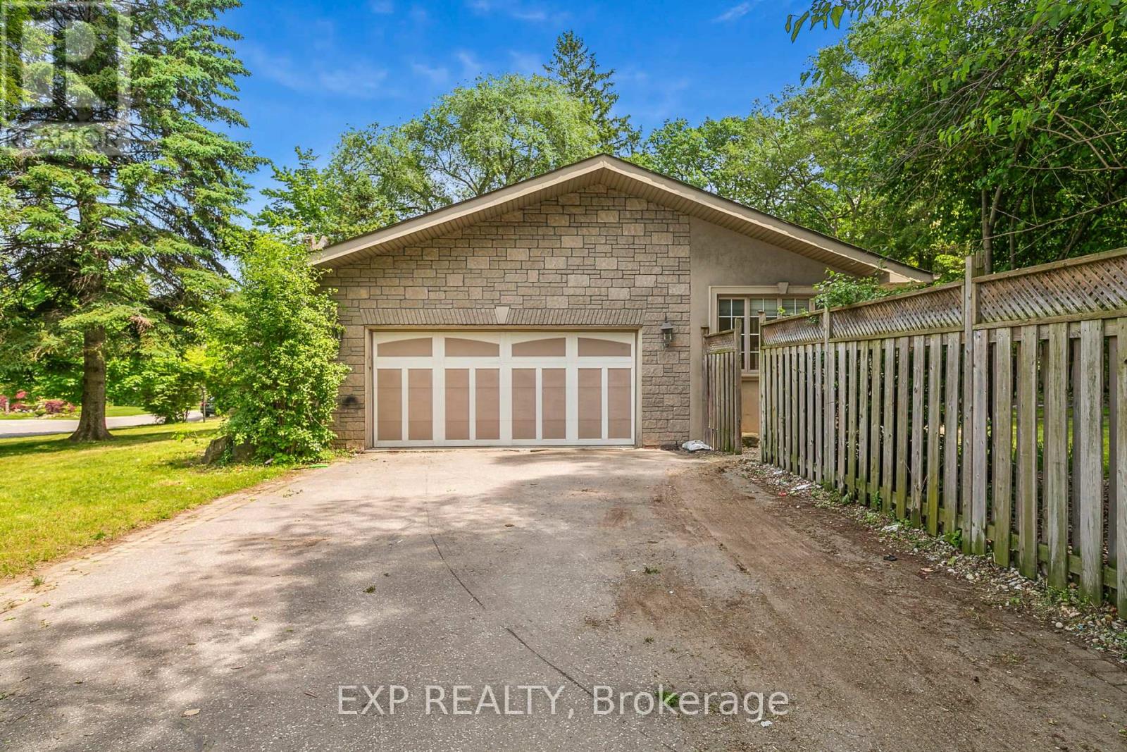 1572 Knareswood Drive, Mississauga, Ontario  L5H 2M1 - Photo 39 - W12212362