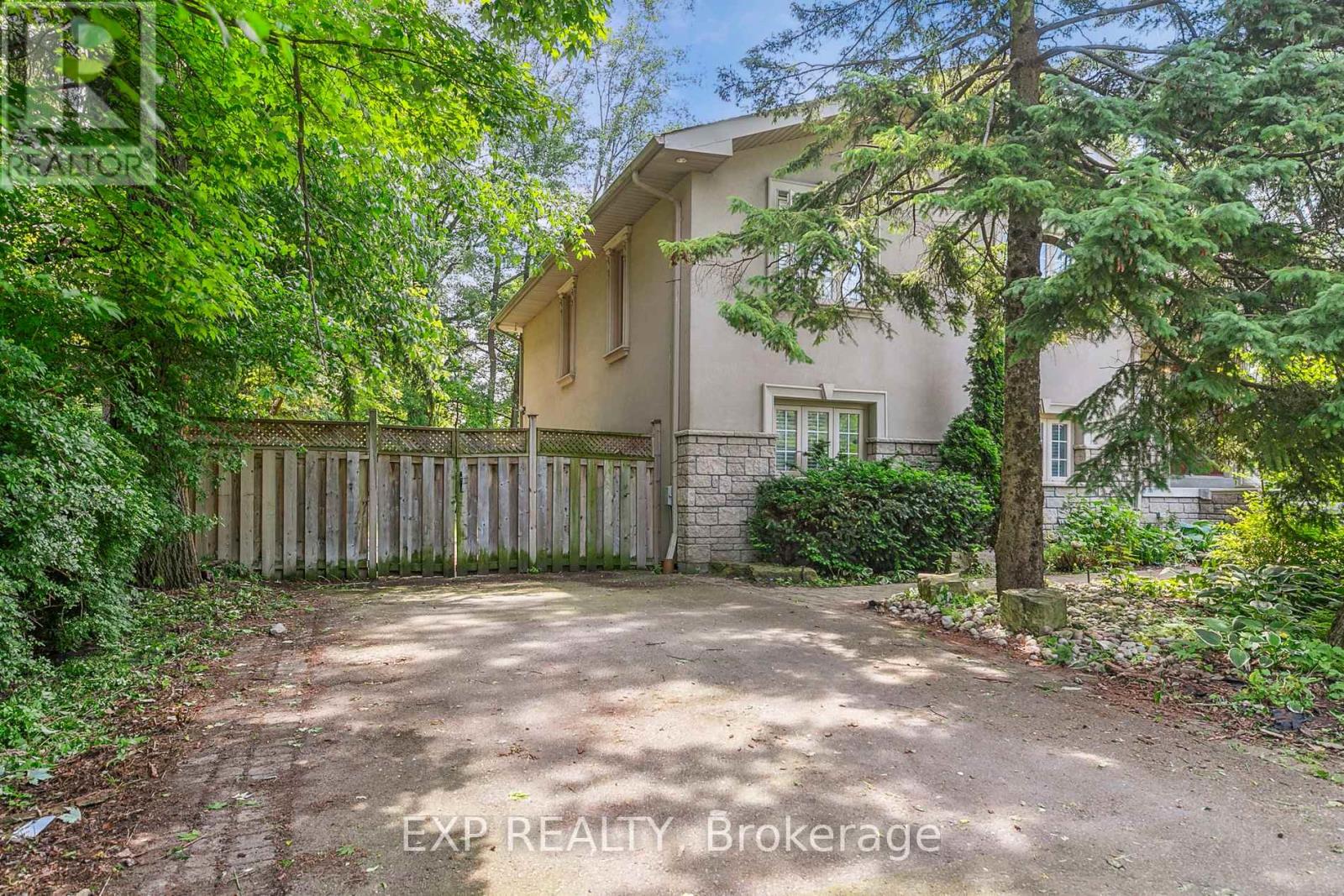1572 Knareswood Drive, Mississauga, Ontario  L5H 2M1 - Photo 48 - W12212362