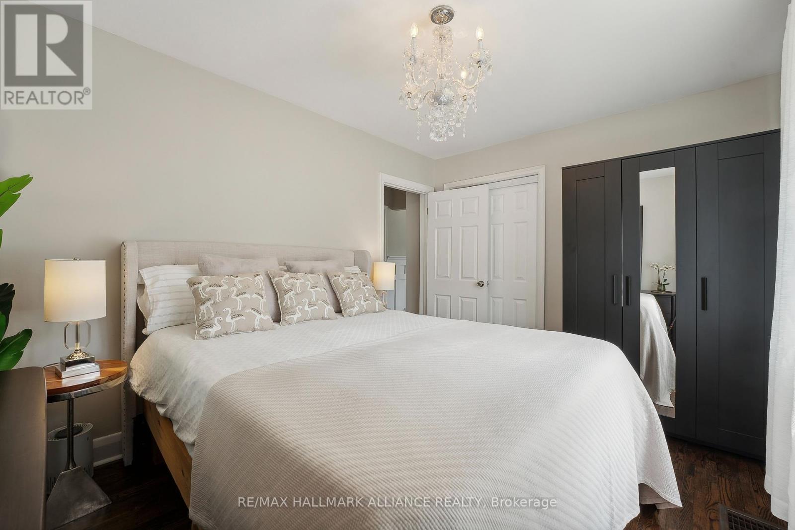1089 Churchill Avenue, Oakville, Ontario  L6H 2A7 - Photo 14 - W12212382