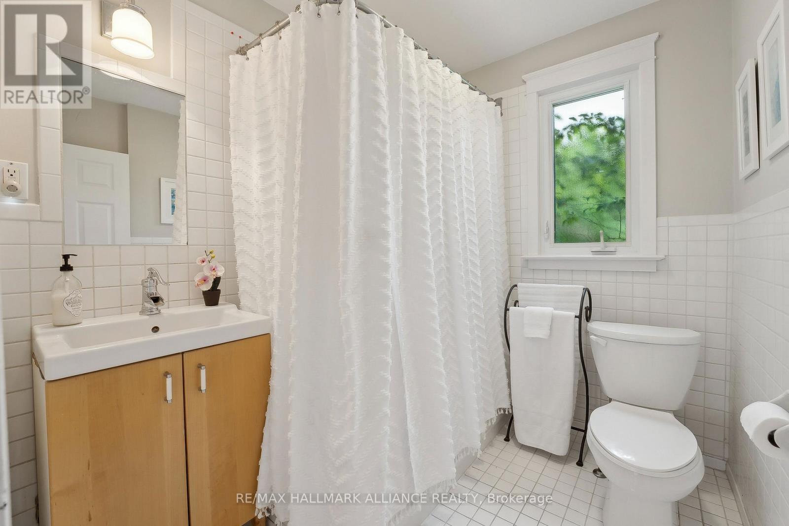 1089 Churchill Avenue, Oakville, Ontario  L6H 2A7 - Photo 15 - W12212382