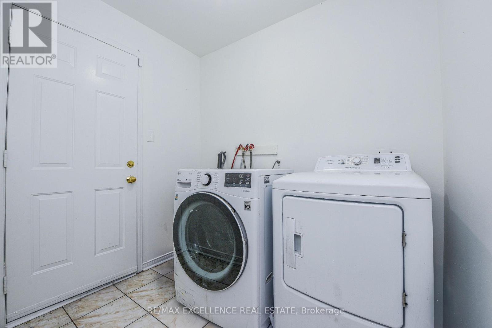 78 Mccrimmon Drive, Brampton (Fletcher's Meadow), Ontario  L7A 2Z3 - Photo 15 - W12212402