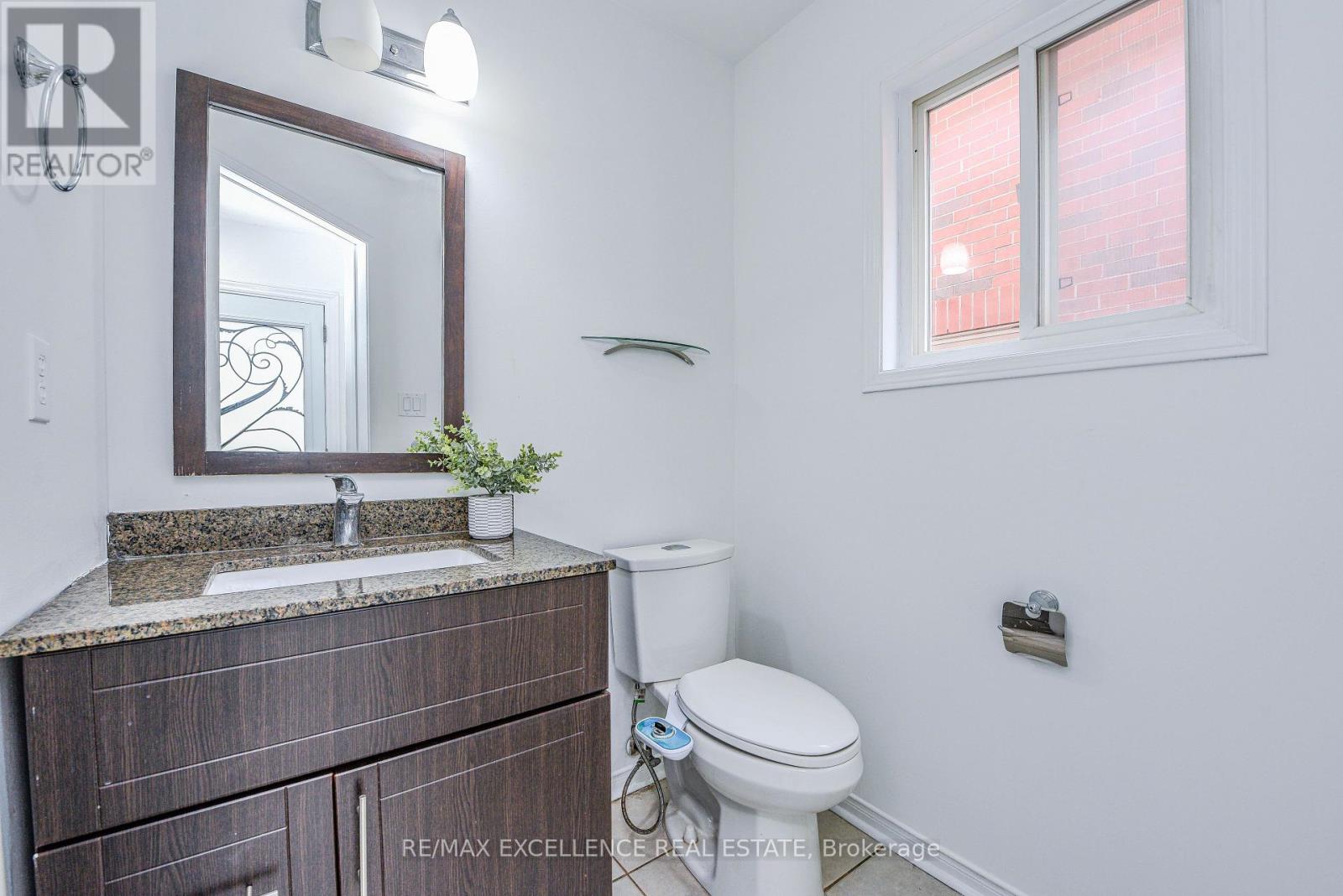 78 Mccrimmon Drive, Brampton (Fletcher's Meadow), Ontario  L7A 2Z3 - Photo 16 - W12212402