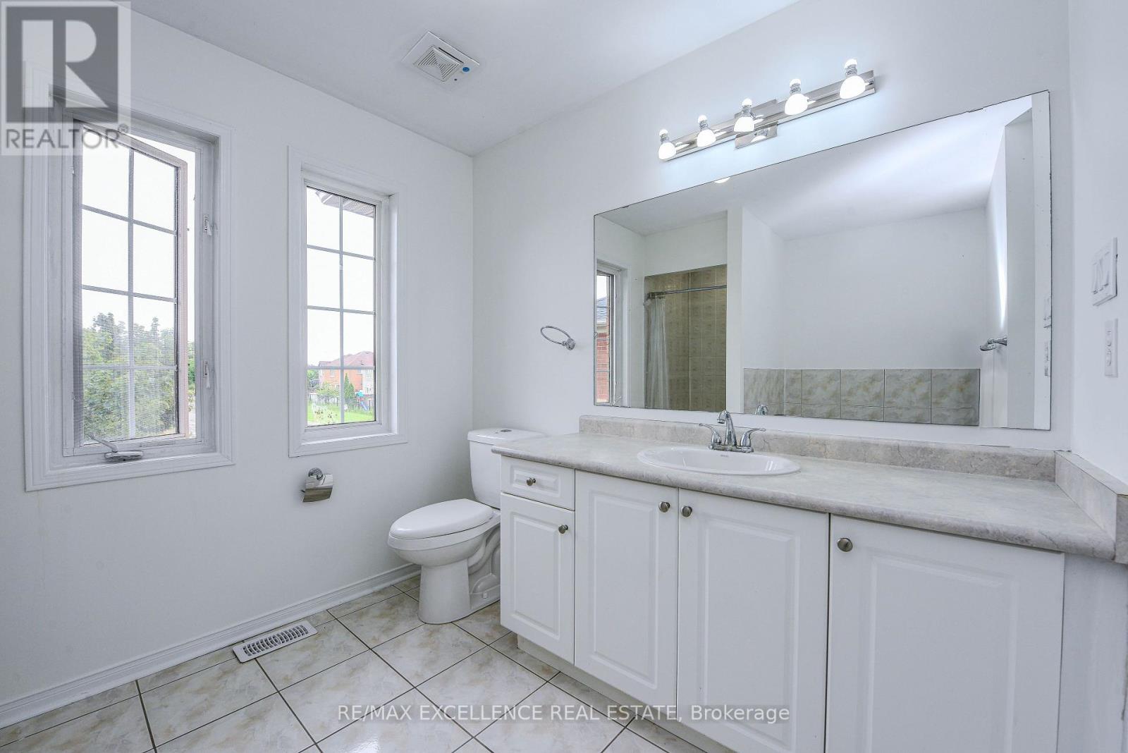 78 Mccrimmon Drive, Brampton (Fletcher's Meadow), Ontario  L7A 2Z3 - Photo 22 - W12212402