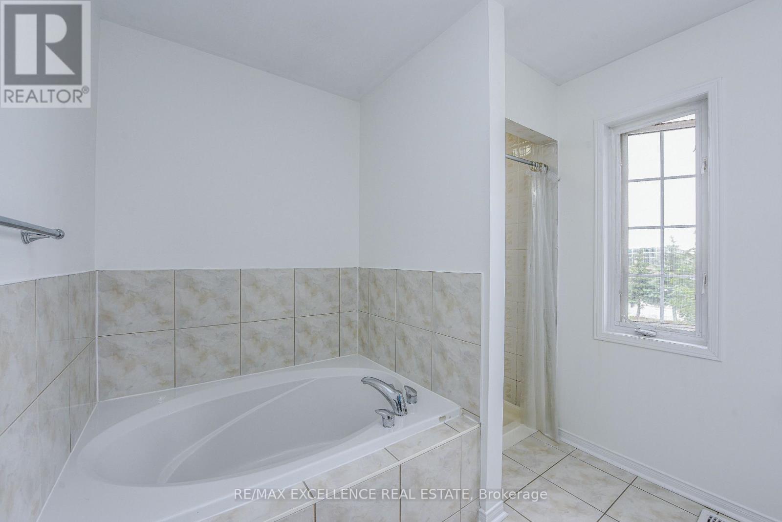 78 Mccrimmon Drive, Brampton (Fletcher's Meadow), Ontario  L7A 2Z3 - Photo 23 - W12212402