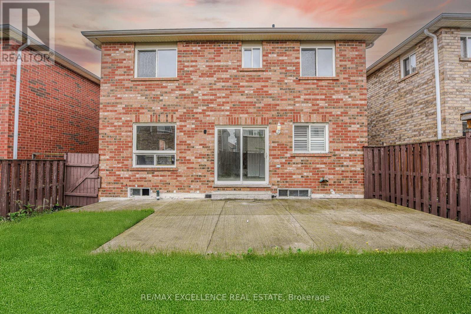 78 Mccrimmon Drive, Brampton (Fletcher's Meadow), Ontario  L7A 2Z3 - Photo 30 - W12212402