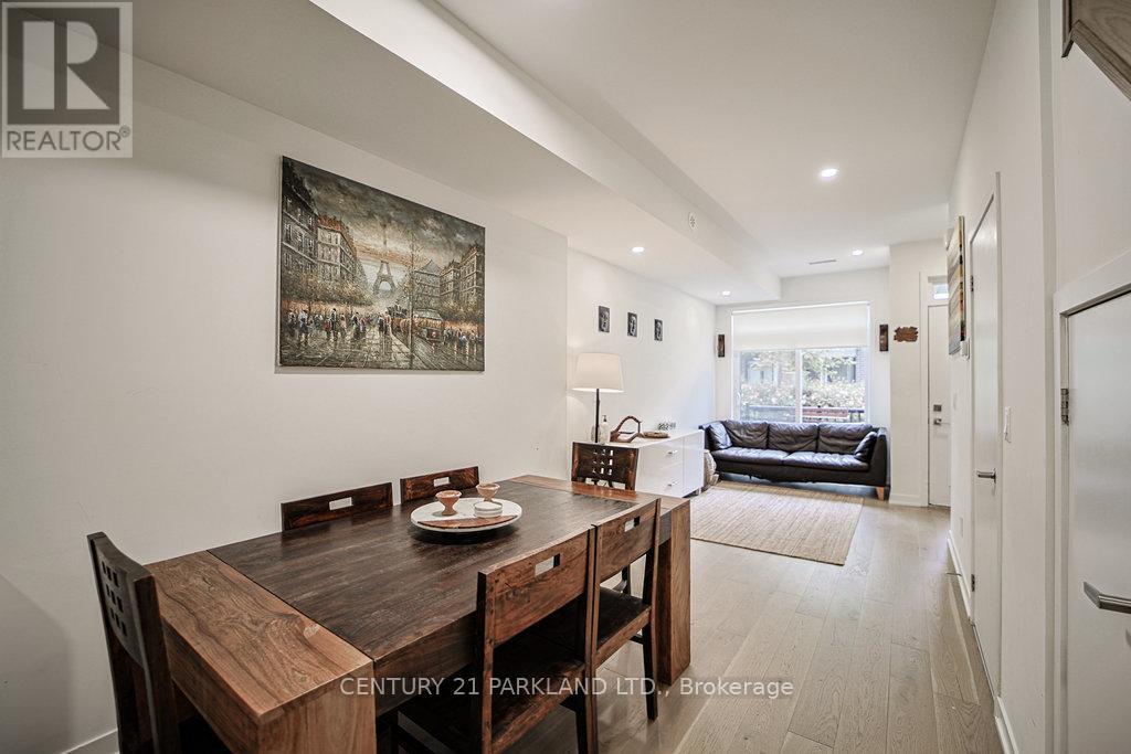 102 - 110 Canon Jackson Drive, Toronto (Brookhaven-Amesbury), Ontario  M6M 3Z4 - Photo 3 - W12212406