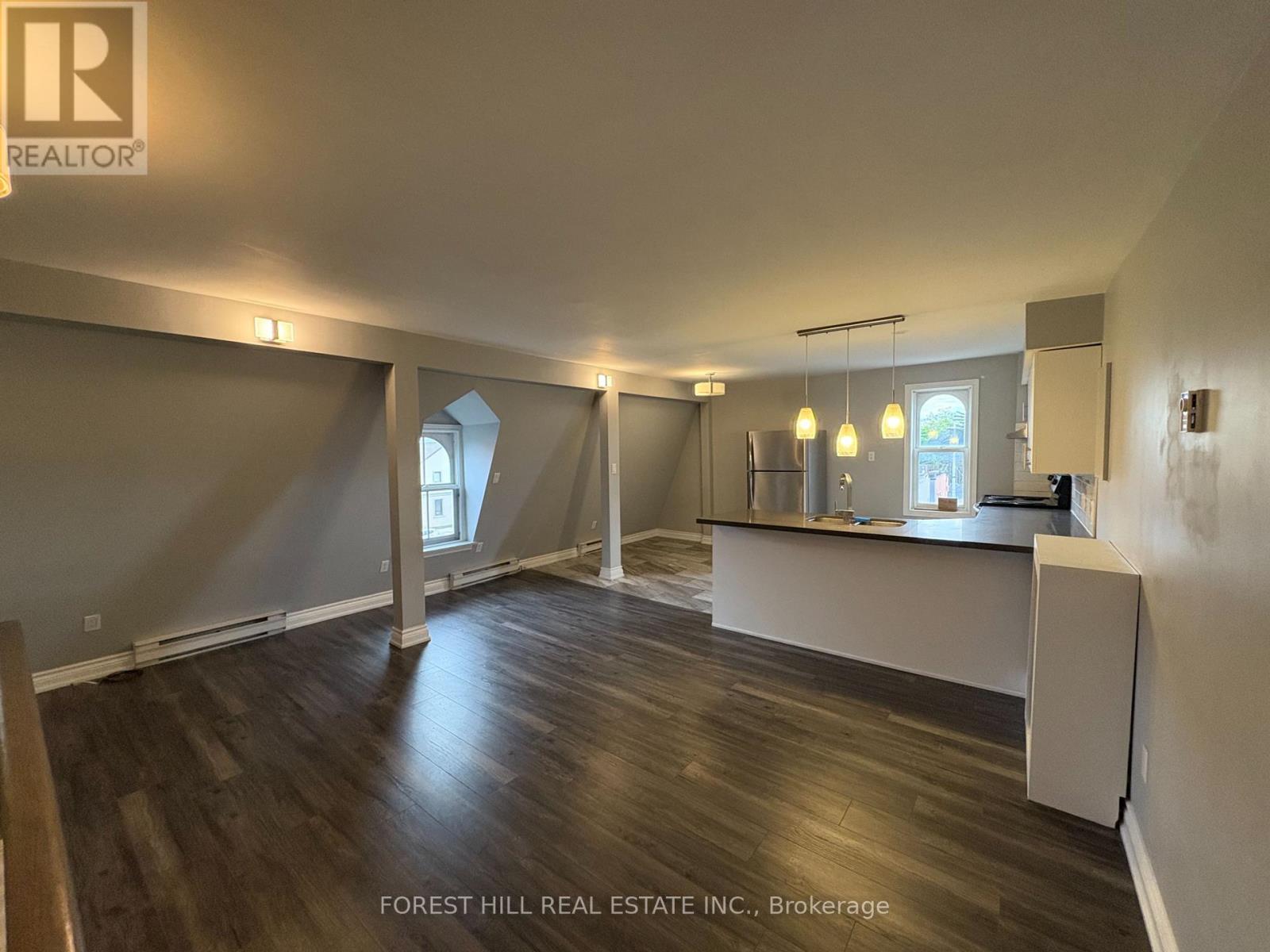 4 - 235 Queen Street S, Mississauga (Streetsville), Ontario  L5M 1L7 - Photo 4 - W12212420
