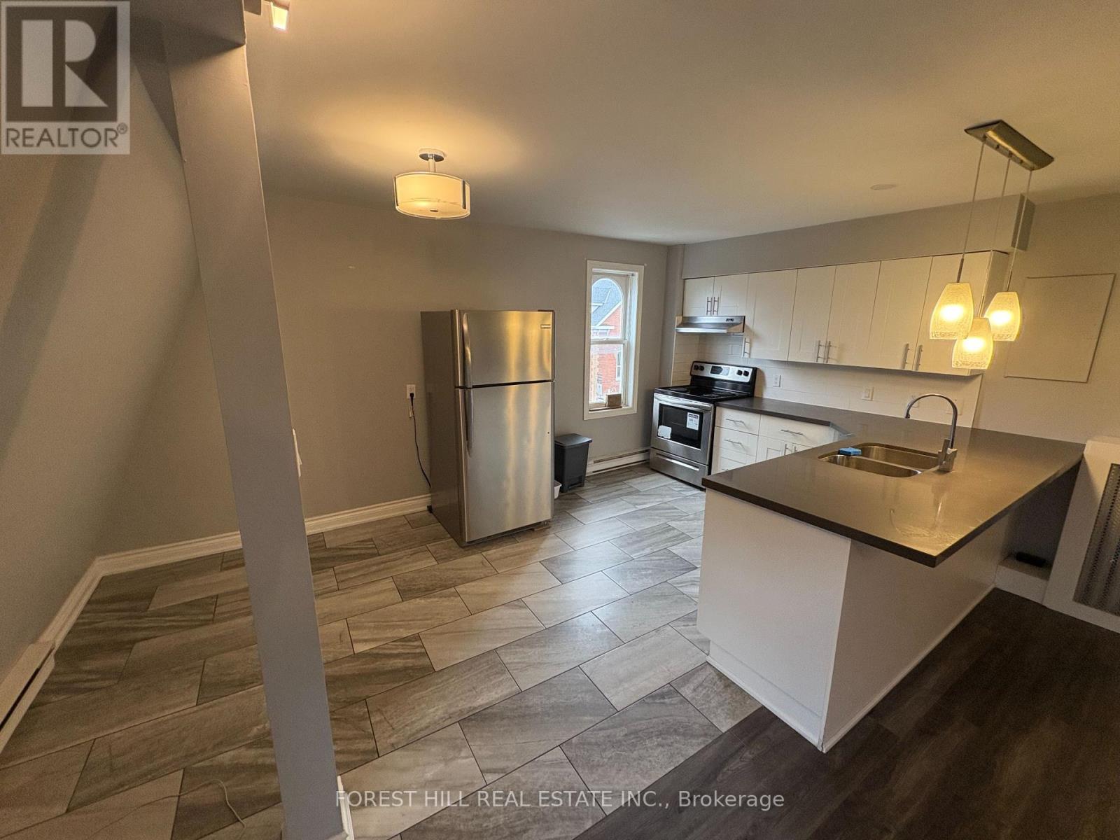 4 - 235 Queen Street S, Mississauga (Streetsville), Ontario  L5M 1L7 - Photo 5 - W12212420