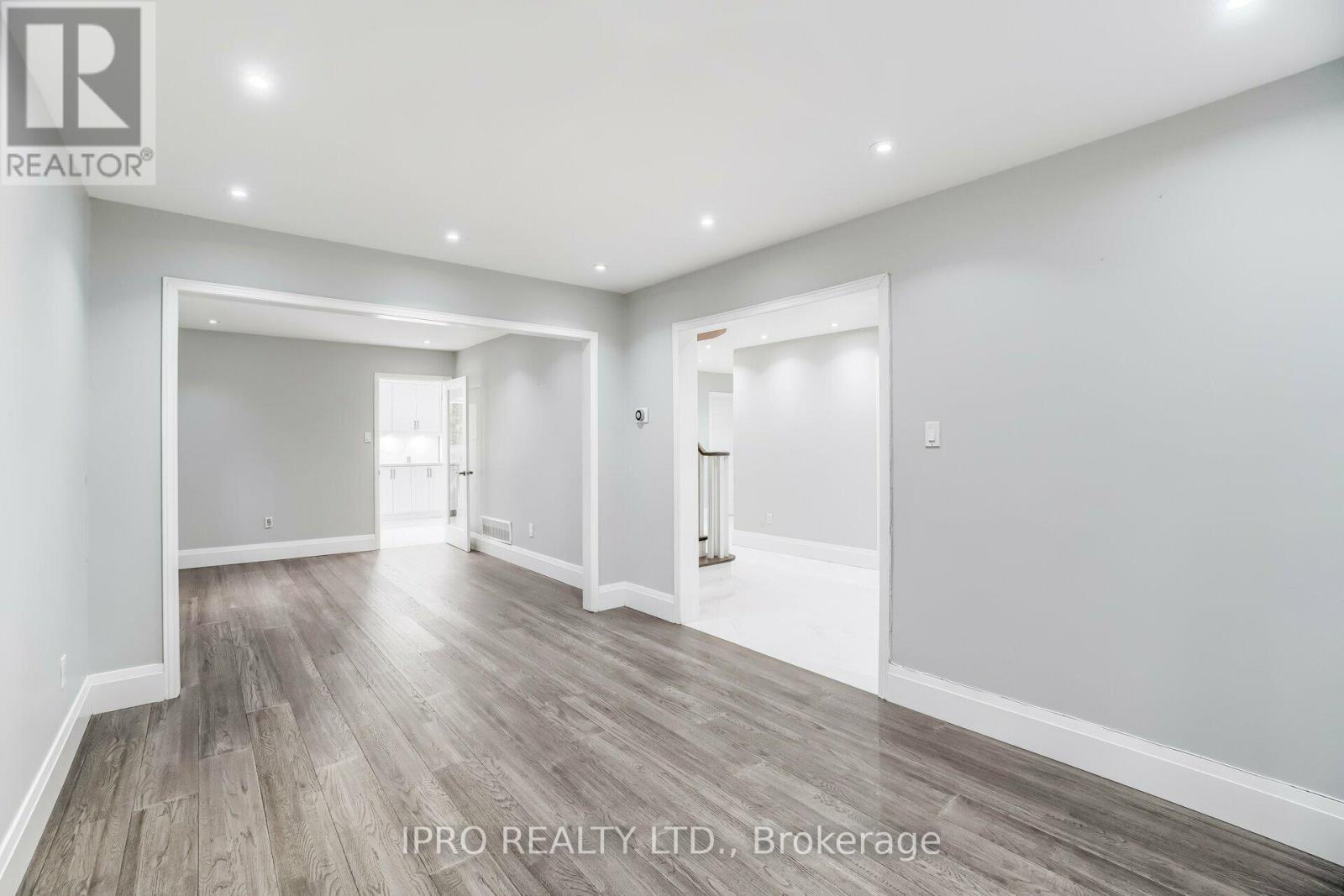 1136 Springwater Crescent, Mississauga (East Credit), Ontario  L5V 1G3 - Photo 10 - W12212422