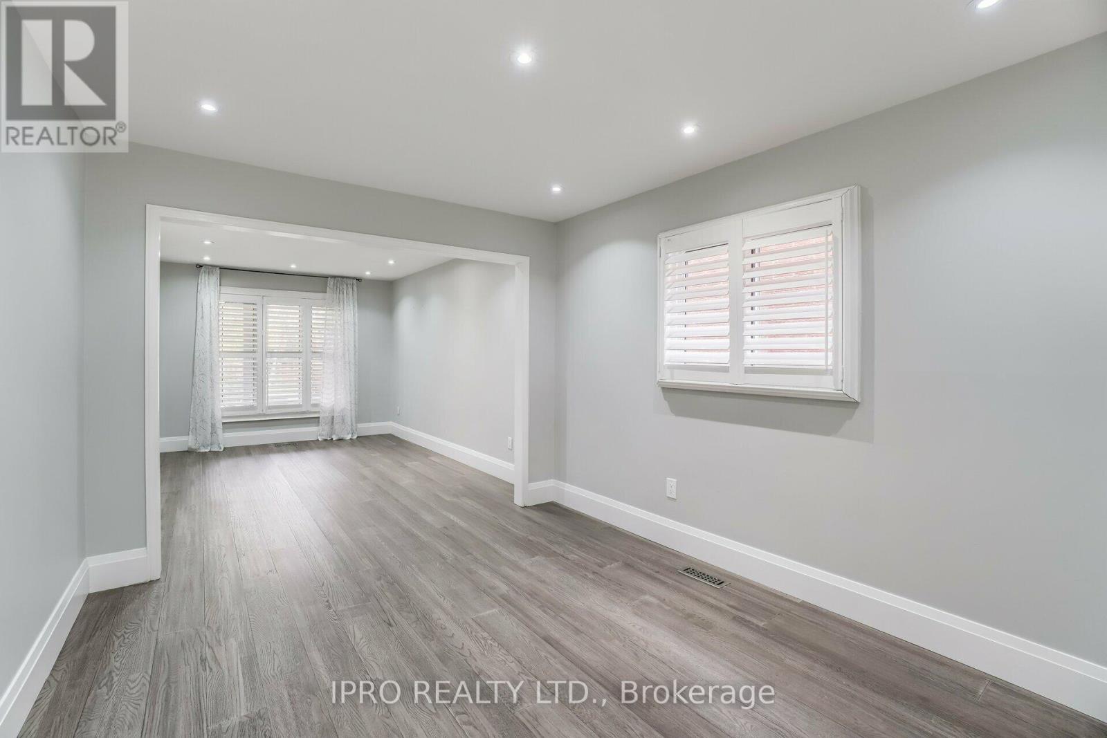 1136 Springwater Crescent, Mississauga (East Credit), Ontario  L5V 1G3 - Photo 11 - W12212422