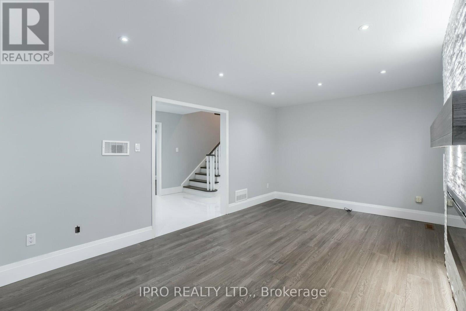 1136 Springwater Crescent, Mississauga (East Credit), Ontario  L5V 1G3 - Photo 18 - W12212422