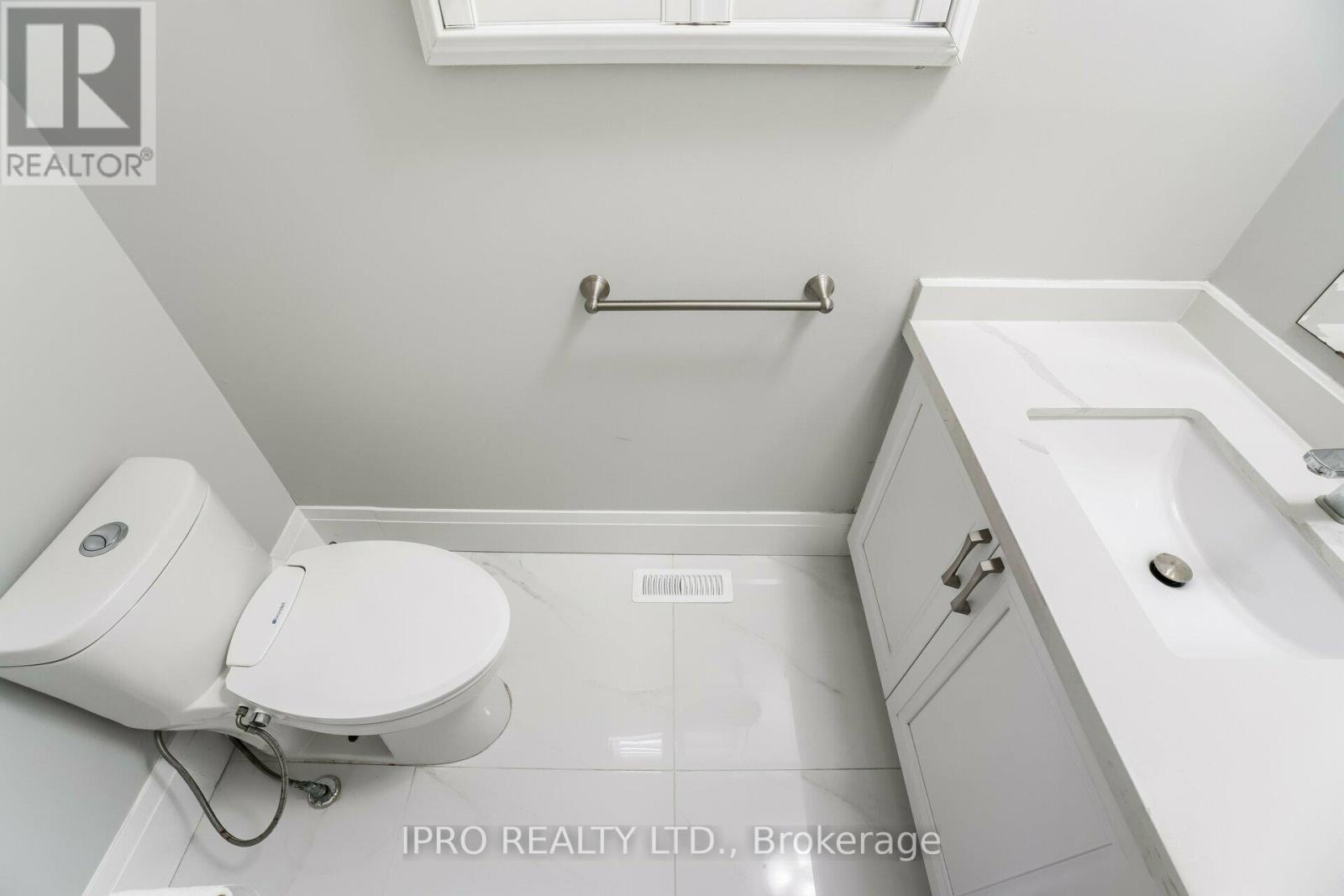 1136 Springwater Crescent, Mississauga (East Credit), Ontario  L5V 1G3 - Photo 19 - W12212422