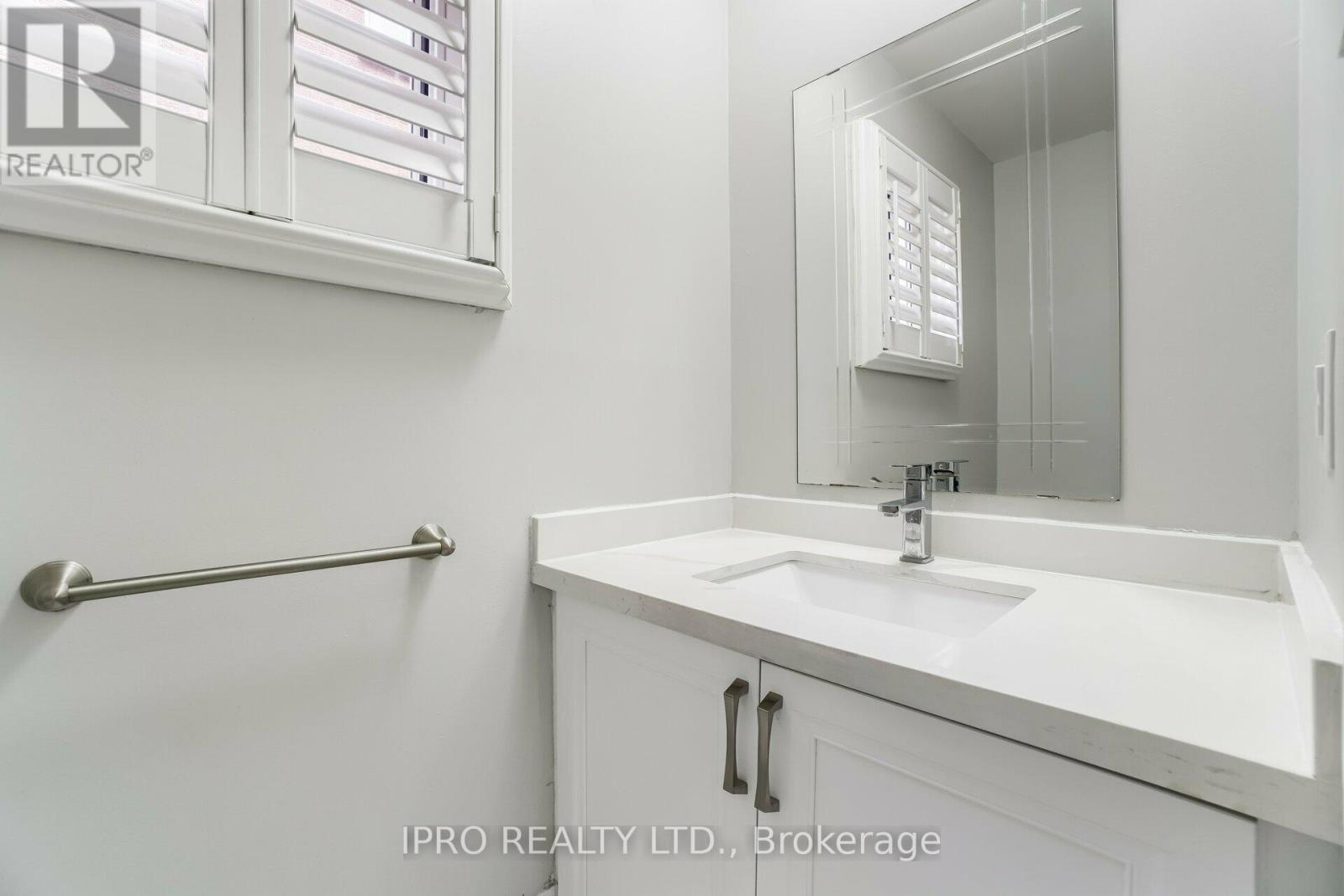 1136 Springwater Crescent, Mississauga (East Credit), Ontario  L5V 1G3 - Photo 20 - W12212422