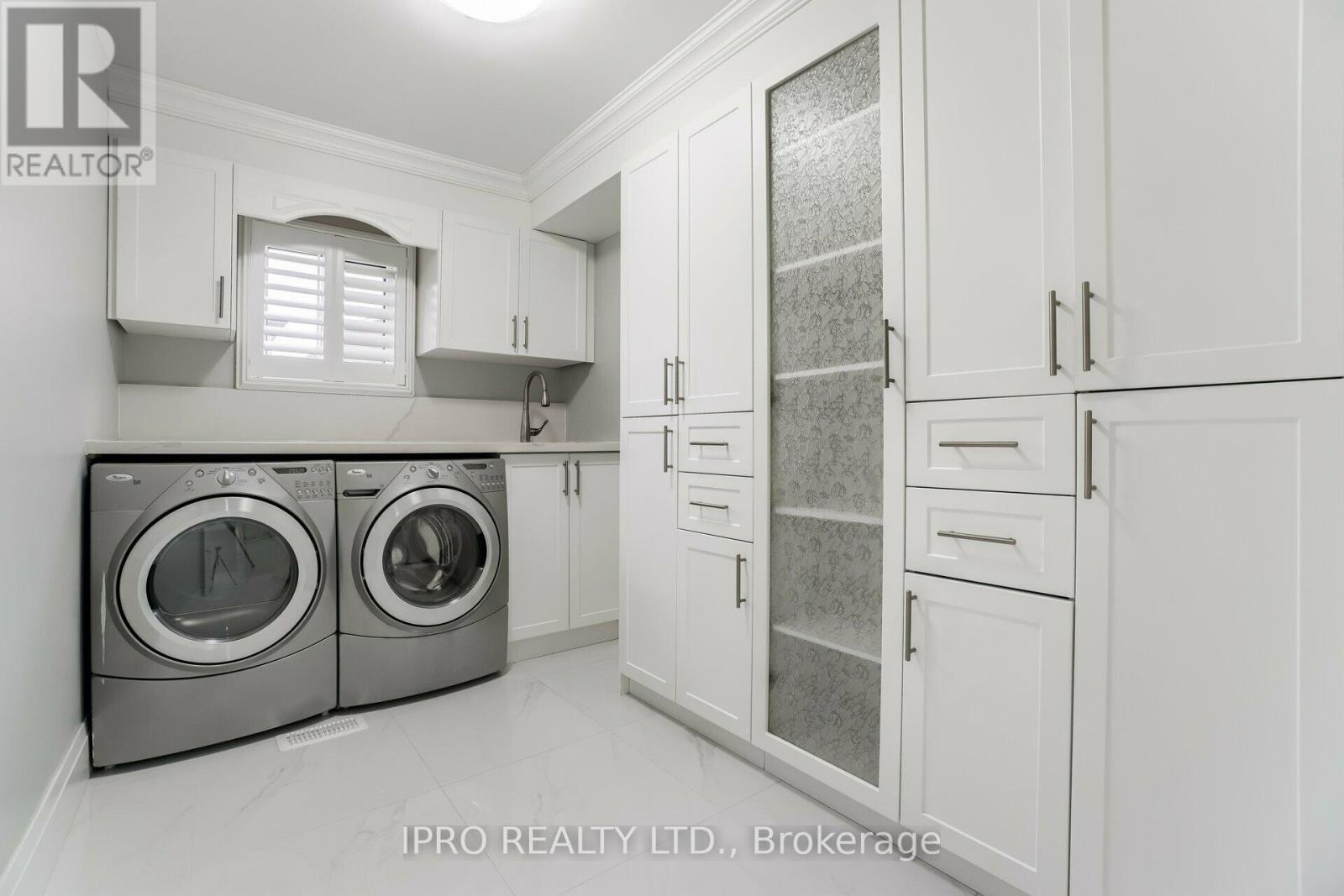 1136 Springwater Crescent, Mississauga (East Credit), Ontario  L5V 1G3 - Photo 21 - W12212422