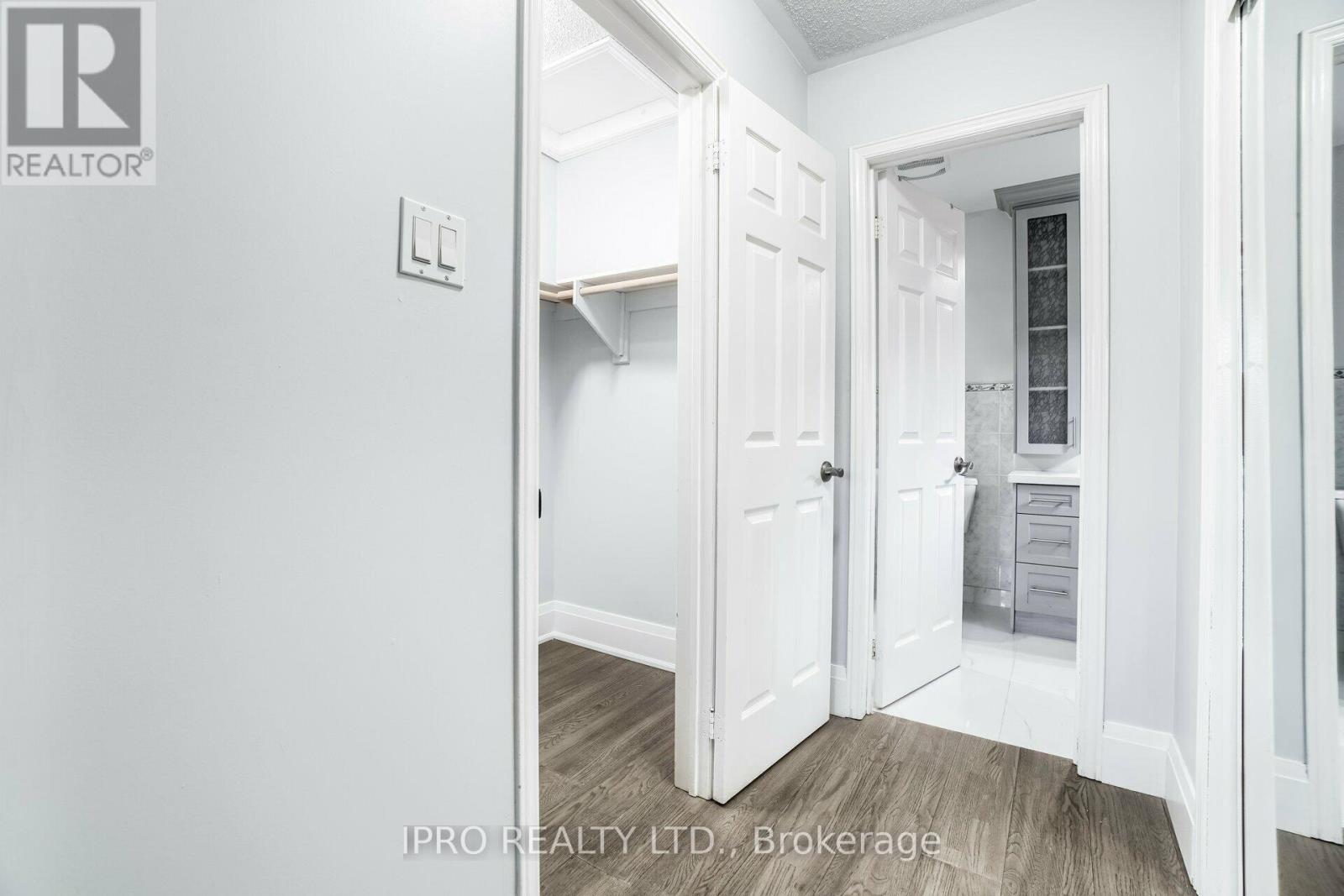 1136 Springwater Crescent, Mississauga (East Credit), Ontario  L5V 1G3 - Photo 27 - W12212422