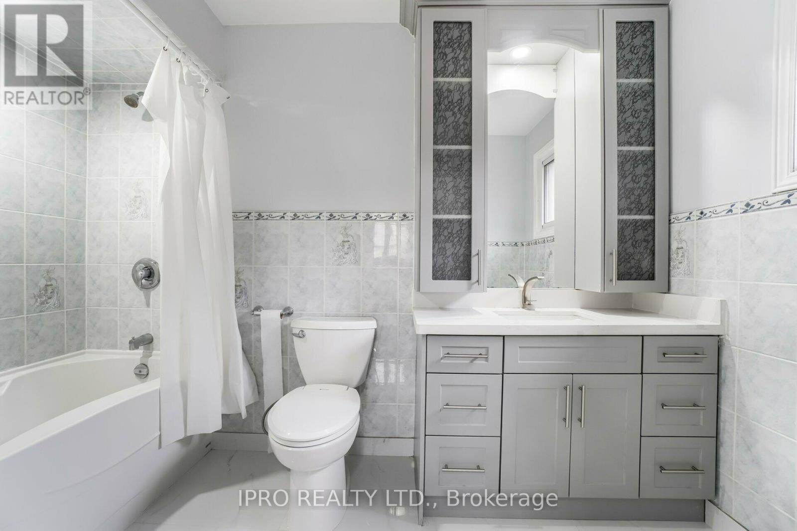 1136 Springwater Crescent, Mississauga (East Credit), Ontario  L5V 1G3 - Photo 28 - W12212422
