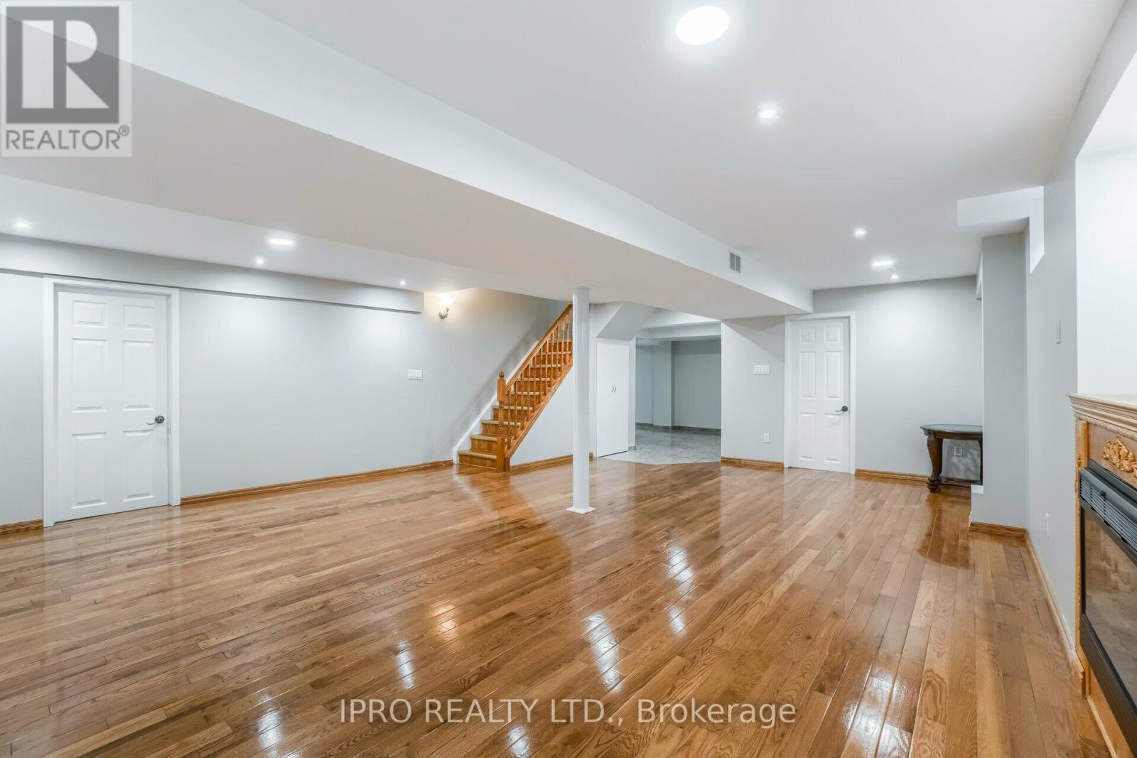 1136 Springwater Crescent, Mississauga (East Credit), Ontario  L5V 1G3 - Photo 35 - W12212422