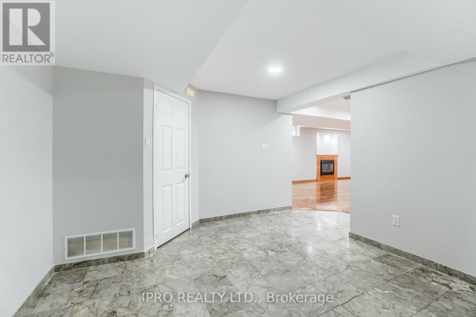 1136 Springwater Crescent, Mississauga (East Credit), Ontario  L5V 1G3 - Photo 38 - W12212422