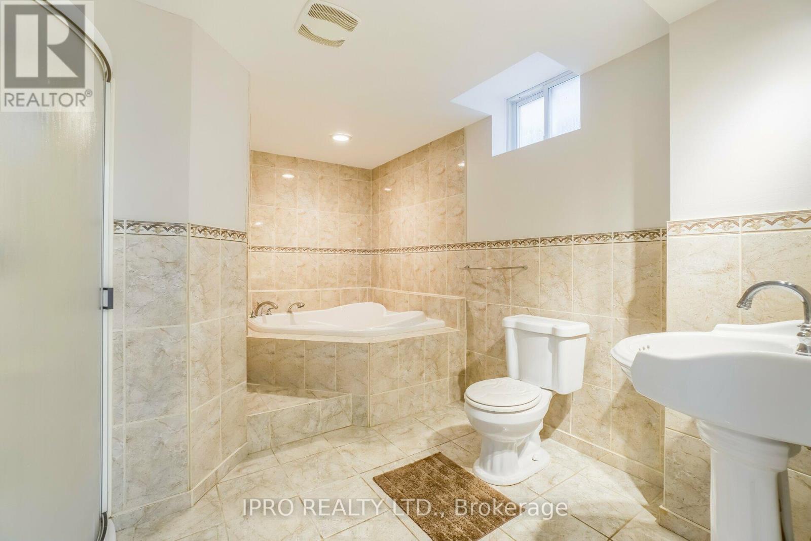 1136 Springwater Crescent, Mississauga (East Credit), Ontario  L5V 1G3 - Photo 43 - W12212422