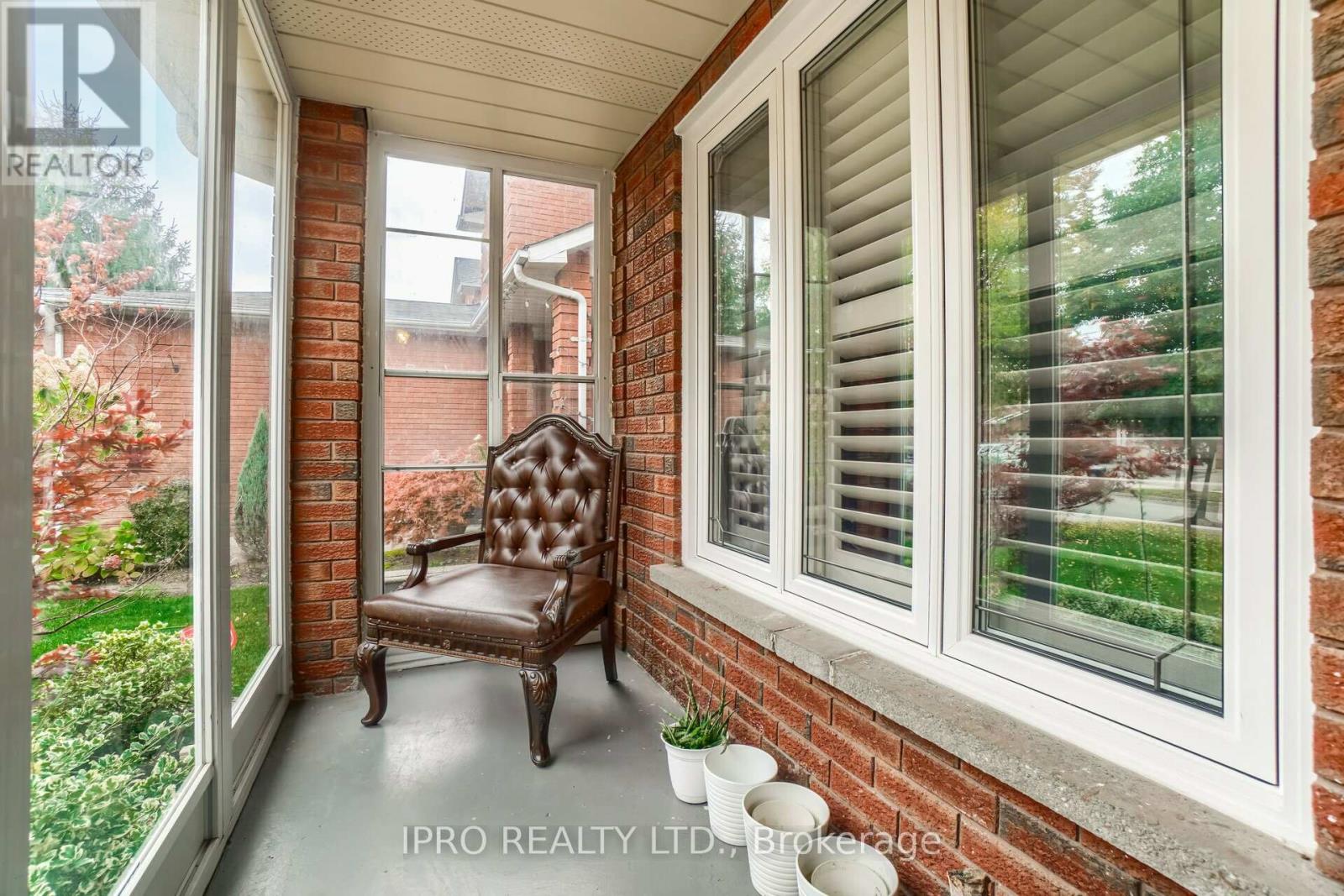 1136 Springwater Crescent, Mississauga (East Credit), Ontario  L5V 1G3 - Photo 7 - W12212422
