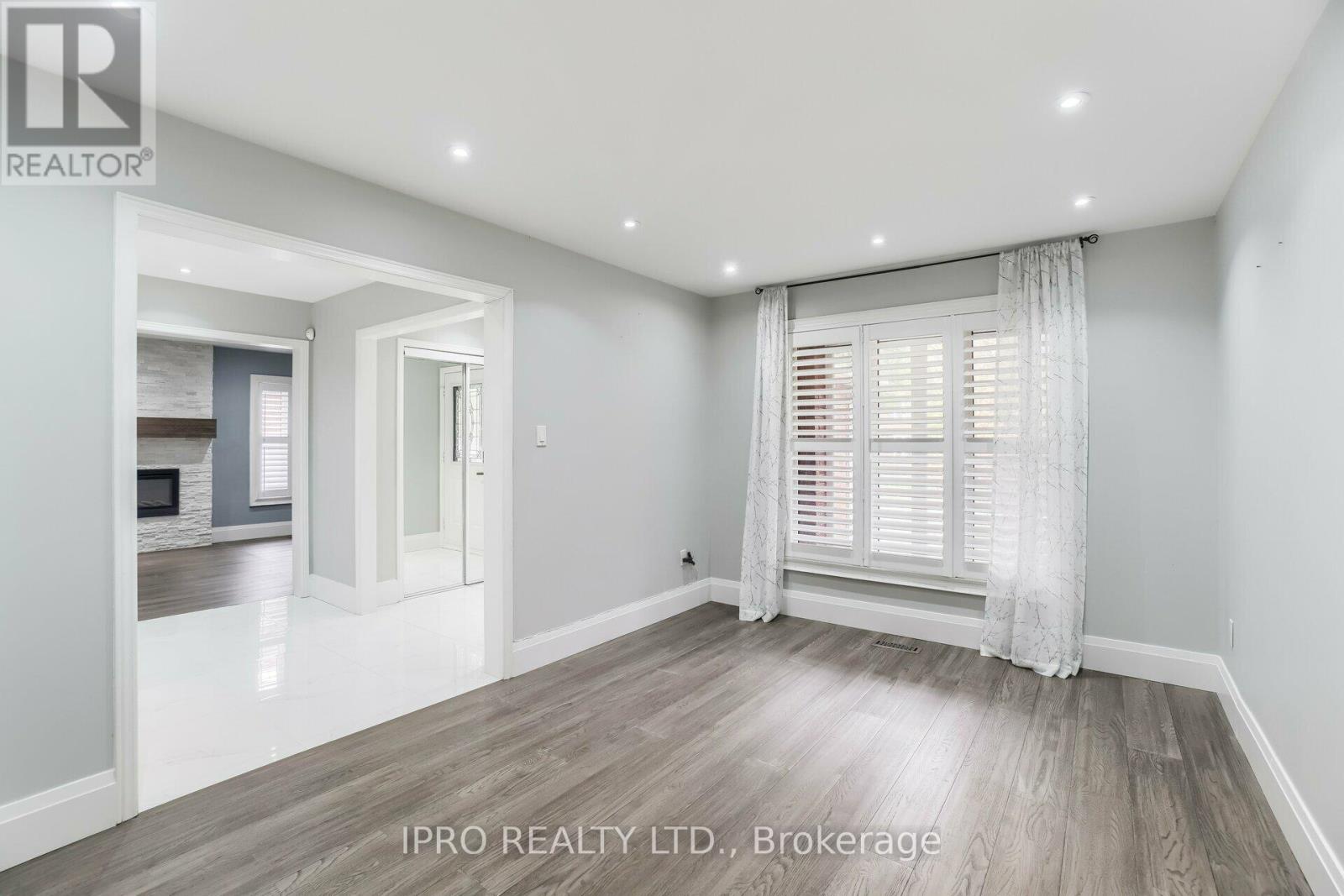 1136 Springwater Crescent, Mississauga (East Credit), Ontario  L5V 1G3 - Photo 9 - W12212422