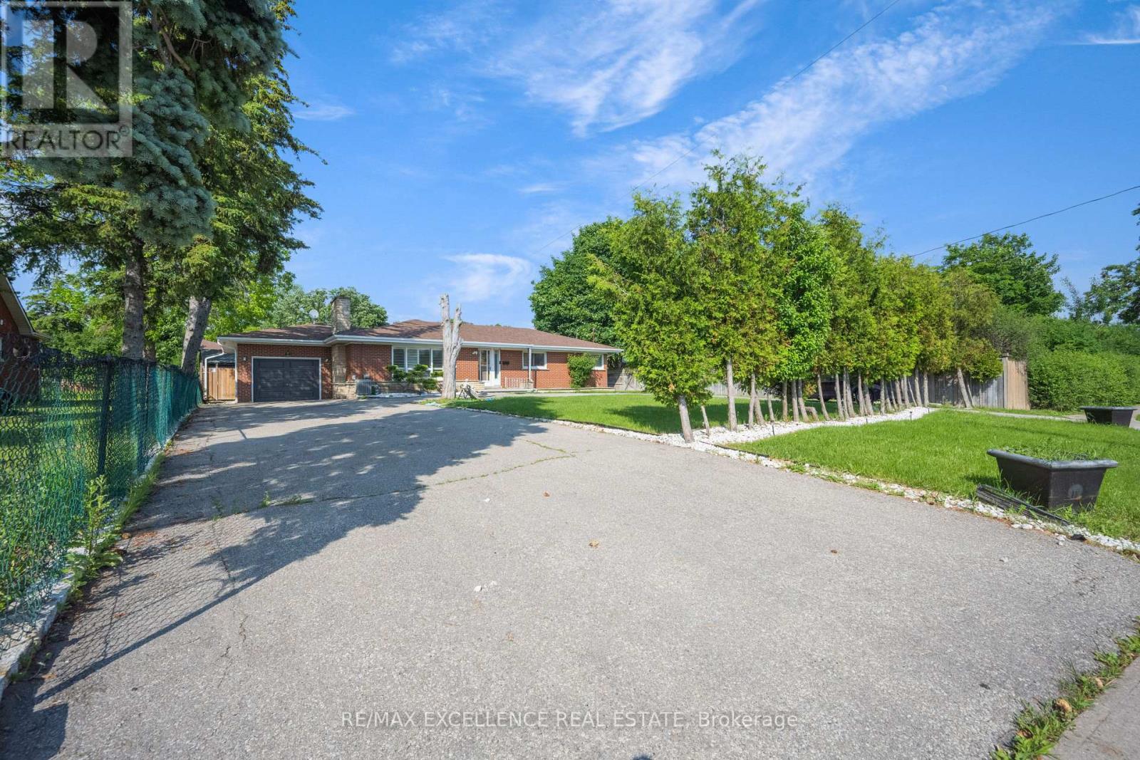 166 Mclaughlin Road S, Brampton, Ontario  L6Y 3A4 - Photo 3 - W12212455