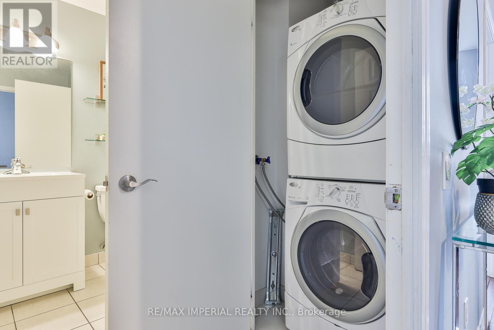 2403 - 60 Heintzman Street, Toronto (Junction Area), Ontario  M6P 5A1 - Photo 10 - W12212472