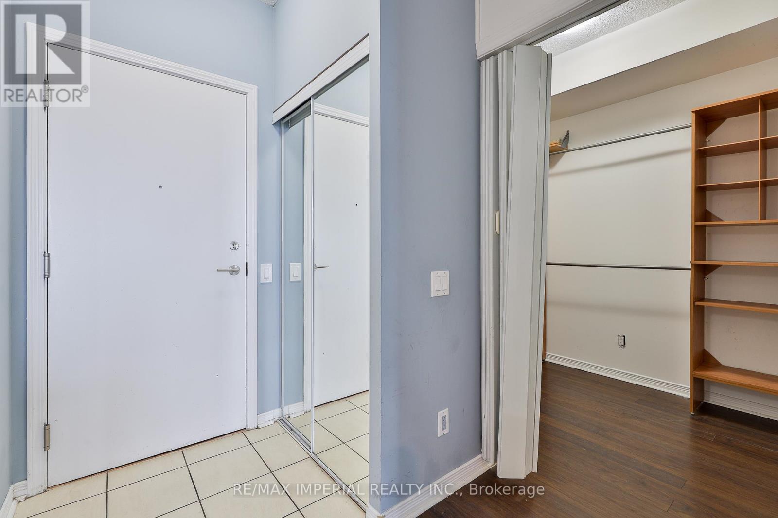2403 - 60 Heintzman Street, Toronto (Junction Area), Ontario  M6P 5A1 - Photo 3 - W12212472