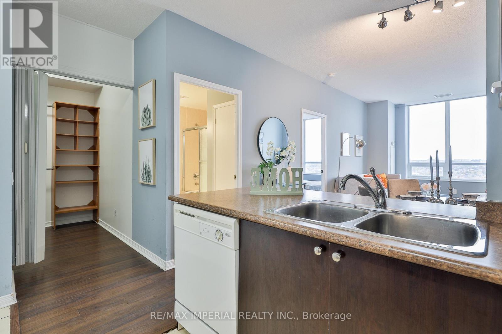 2403 - 60 Heintzman Street, Toronto (Junction Area), Ontario  M6P 5A1 - Photo 7 - W12212472