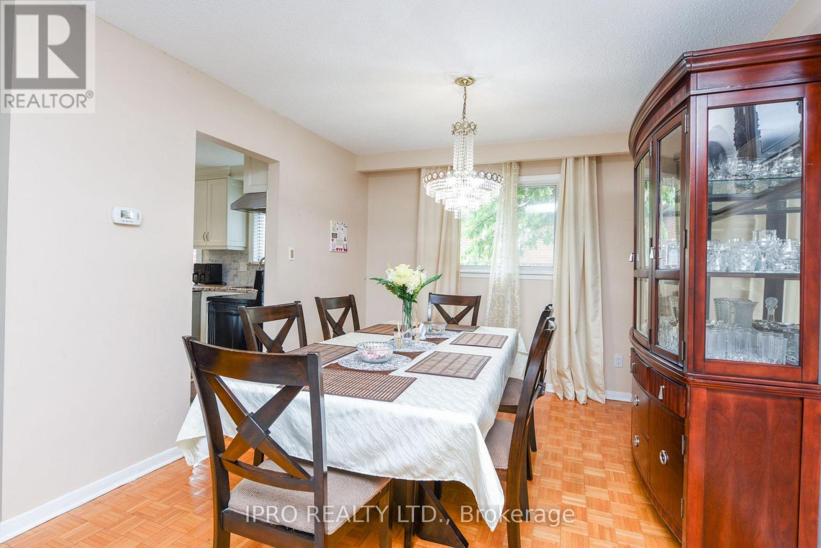 43 Marchbank Crescent, Brampton (Central Park), Ontario  L6S 3A8 - Photo 10 - W12212495