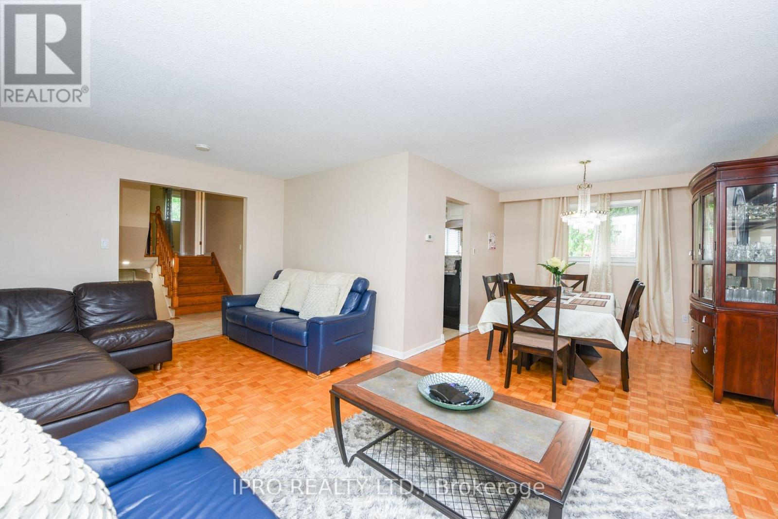 43 Marchbank Crescent, Brampton (Central Park), Ontario  L6S 3A8 - Photo 11 - W12212495