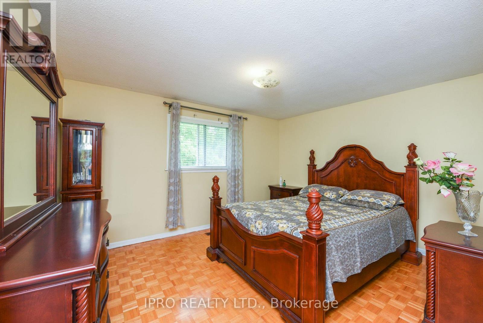 43 Marchbank Crescent, Brampton (Central Park), Ontario  L6S 3A8 - Photo 18 - W12212495