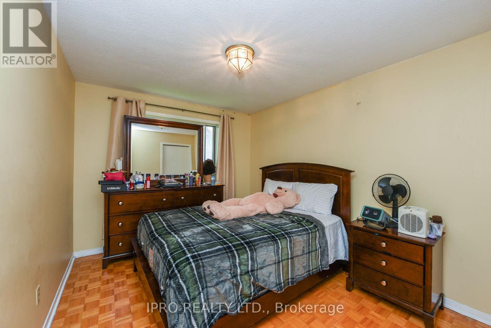 43 Marchbank Crescent, Brampton (Central Park), Ontario  L6S 3A8 - Photo 22 - W12212495