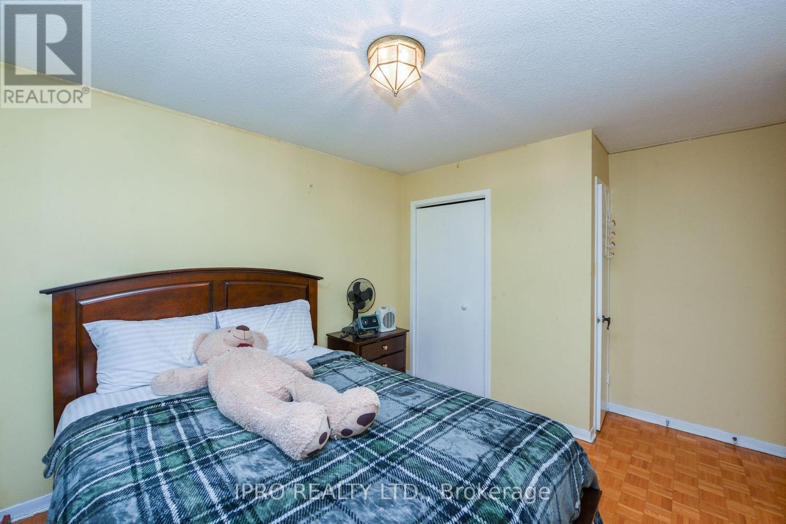 43 Marchbank Crescent, Brampton (Central Park), Ontario  L6S 3A8 - Photo 23 - W12212495