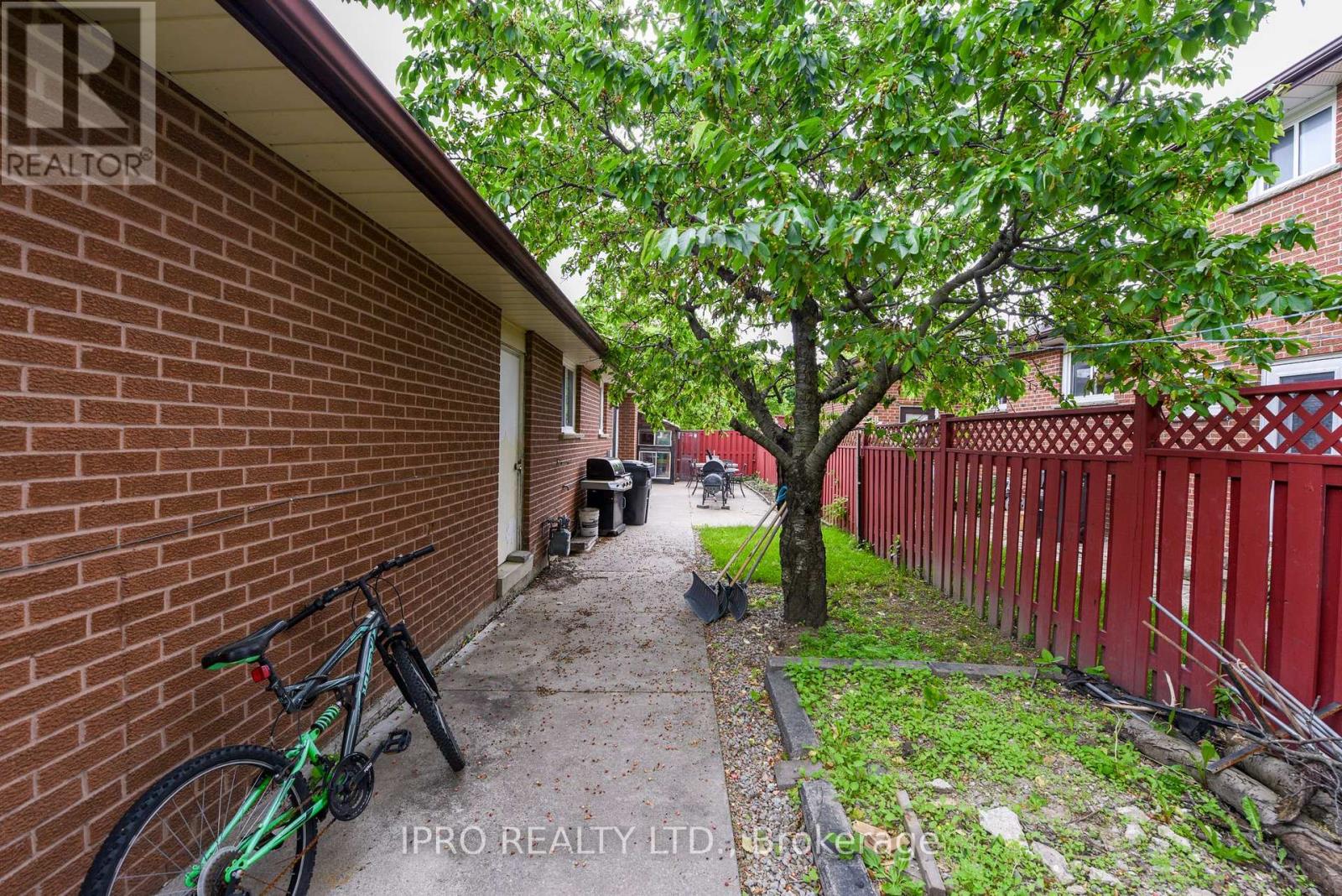 43 Marchbank Crescent, Brampton (Central Park), Ontario  L6S 3A8 - Photo 47 - W12212495