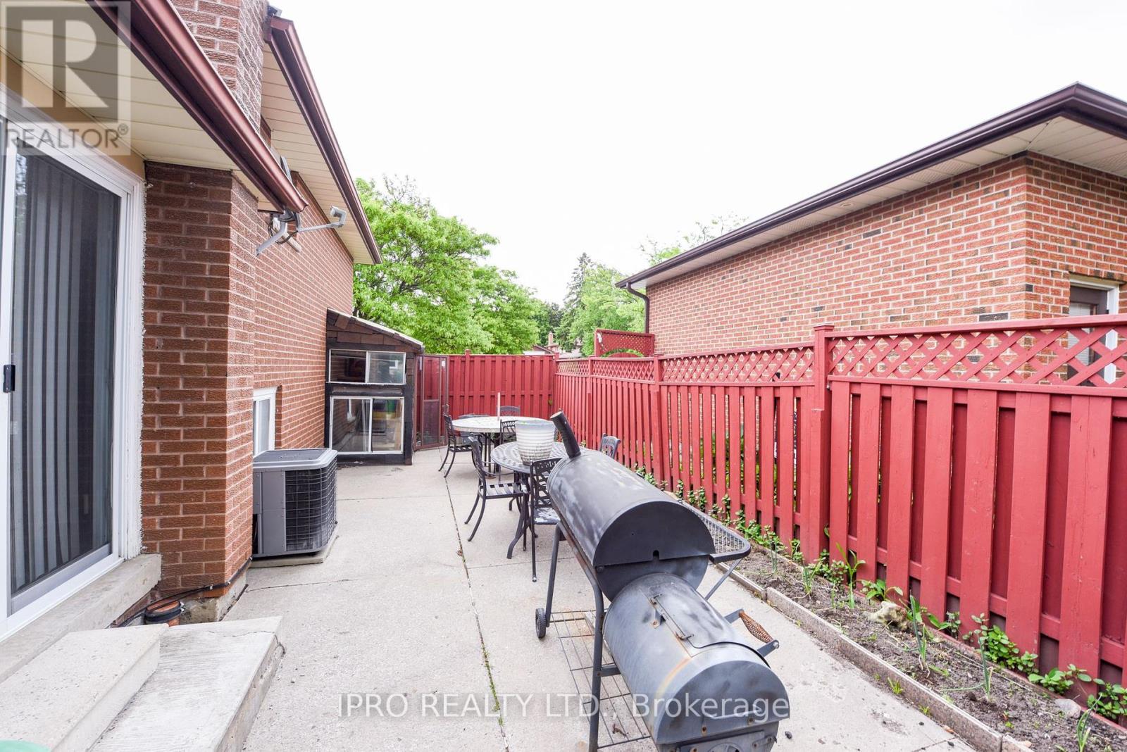 43 Marchbank Crescent, Brampton (Central Park), Ontario  L6S 3A8 - Photo 49 - W12212495