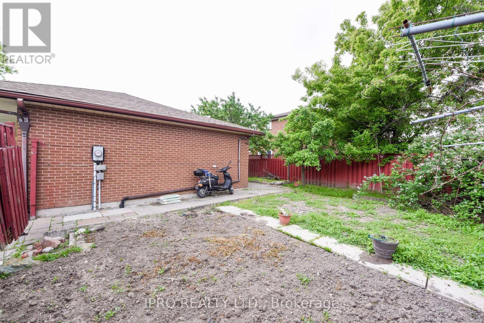 43 Marchbank Crescent, Brampton (Central Park), Ontario  L6S 3A8 - Photo 50 - W12212495