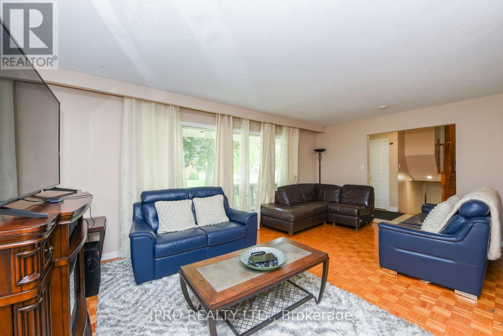 43 Marchbank Crescent, Brampton (Central Park), Ontario  L6S 3A8 - Photo 8 - W12212495