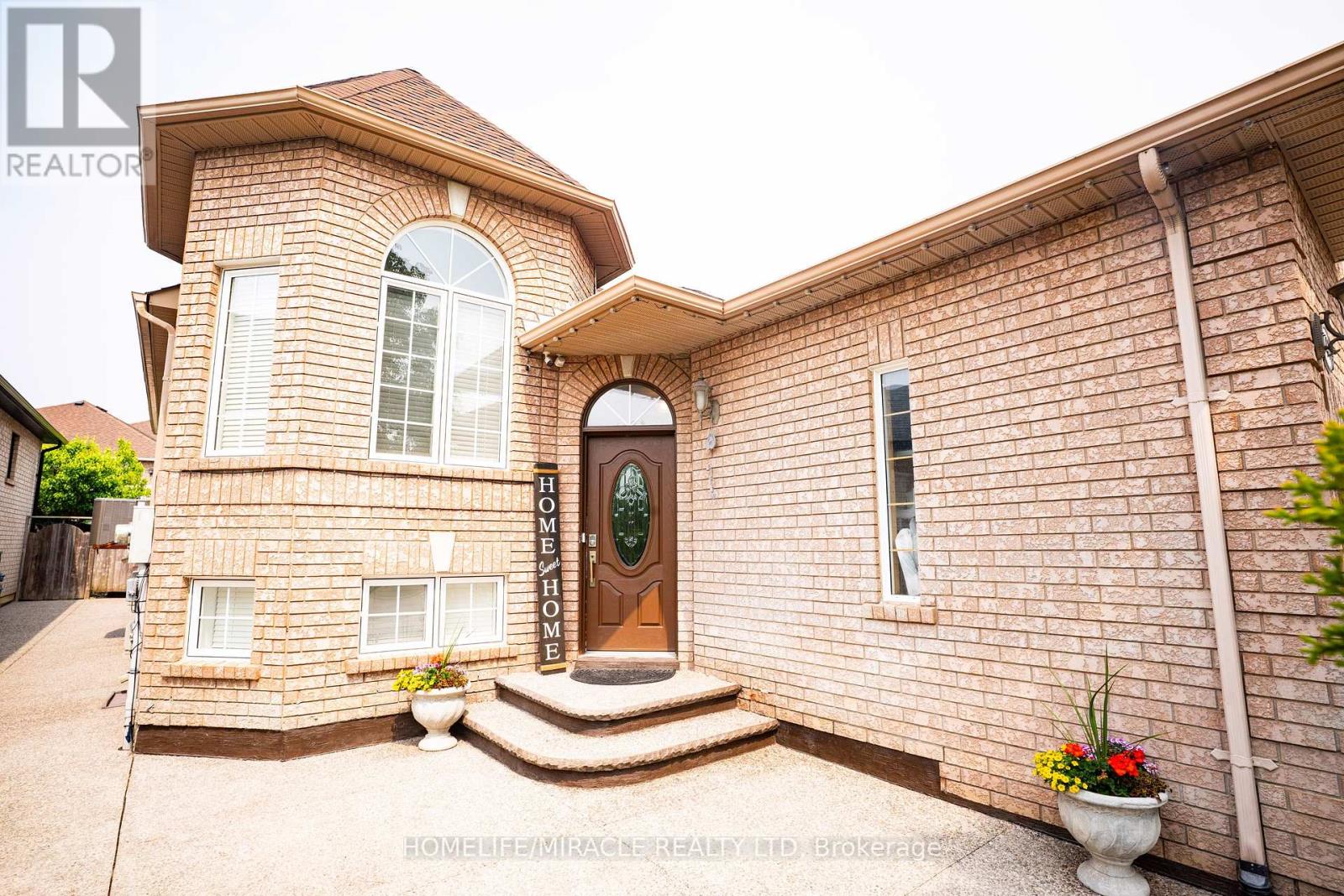 44 Edgar Road, Caledon (Bolton East), Ontario  L7E 2J9 - Photo 2 - W12212511