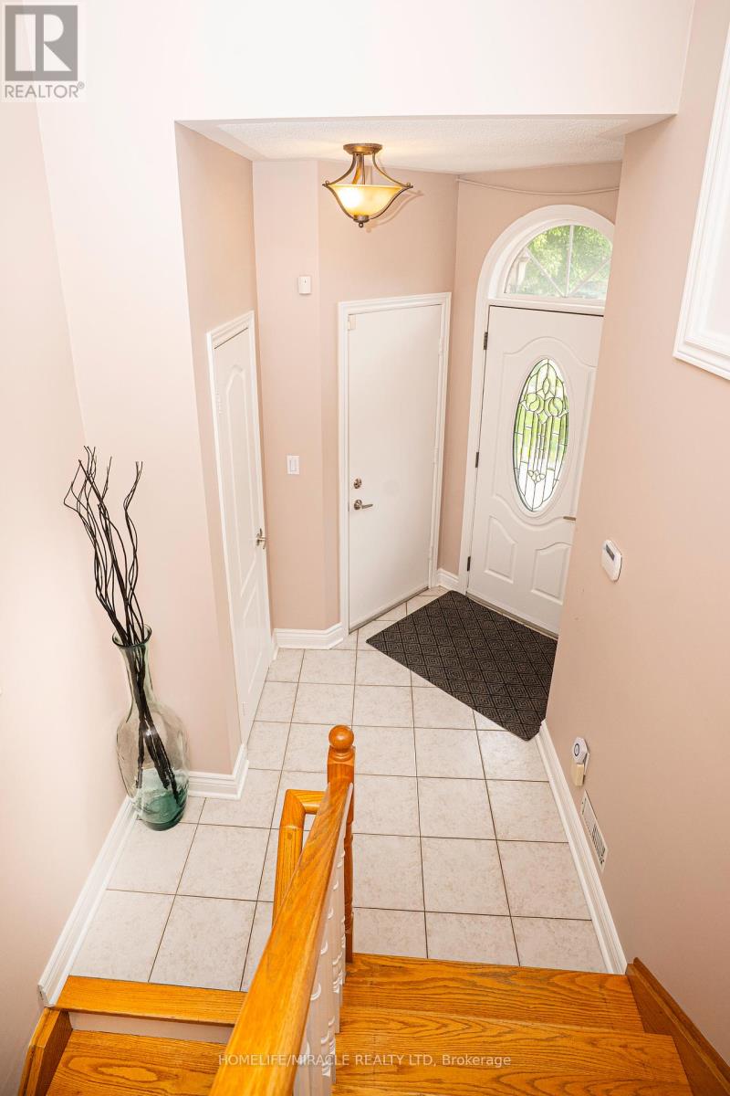 44 Edgar Road, Caledon (Bolton East), Ontario  L7E 2J9 - Photo 3 - W12212511
