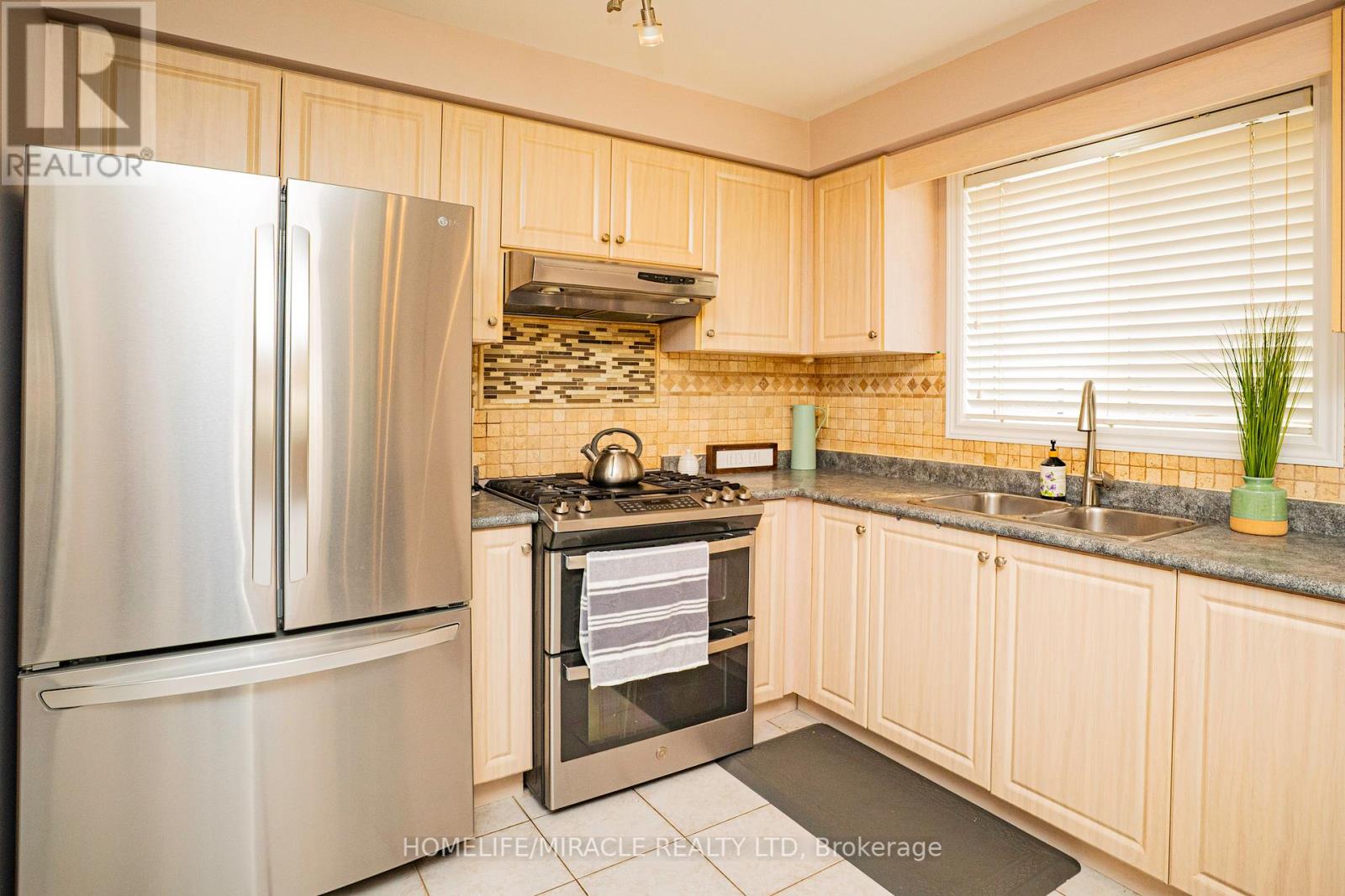 44 Edgar Road, Caledon (Bolton East), Ontario  L7E 2J9 - Photo 6 - W12212511