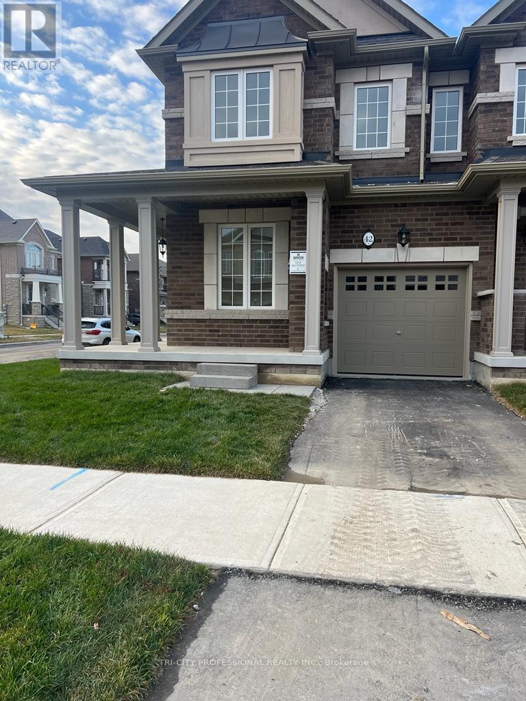 42 Donald Stewart Road, Brampton, Ontario  L7A 0C3 - Photo 3 - W12212514
