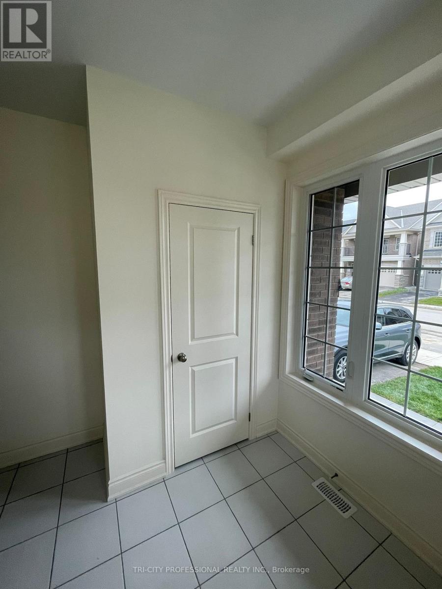 42 Donald Stewart Road, Brampton, Ontario  L7A 0C3 - Photo 7 - W12212514