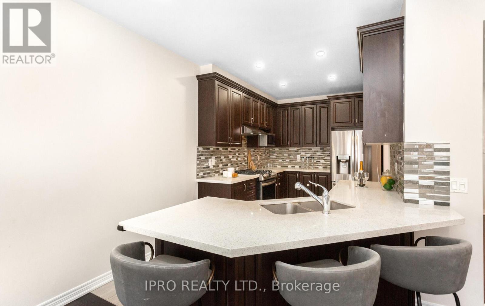 586 Settlers Road W, Oakville (Sh Sixteen Hollow), Ontario  L6M 1N8 - Photo 12 - W12212515